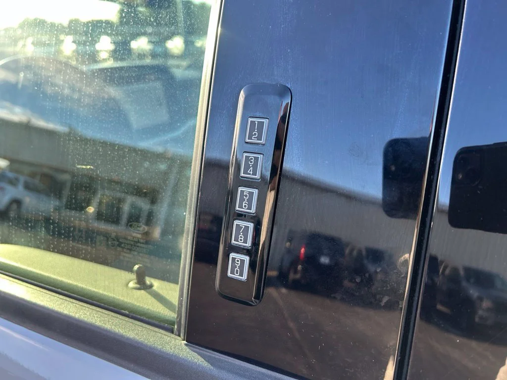Used 2023 Avalanche Ford XLT image 14