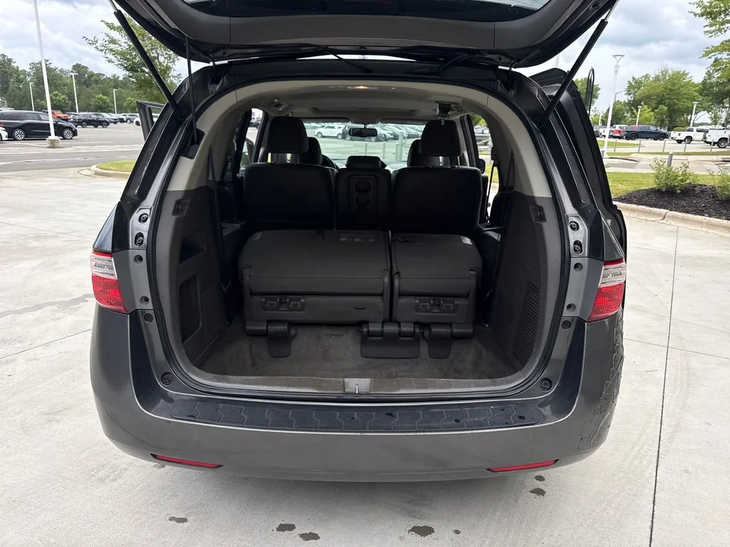 Used 2013 Alabaster Silver Metallic Honda EX-L image 29