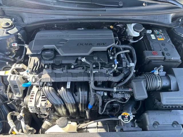 Used 2025 Black Hyundai SE image 26