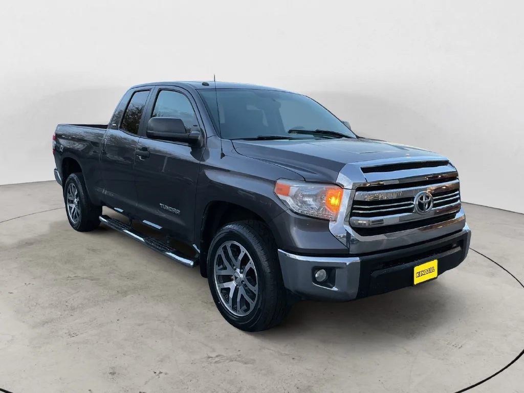 Used 2017 Gray Toyota SR5 image 5