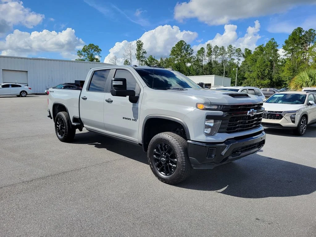 Used 2025 Slate Gray Metallic Chevrolet Custom image 8