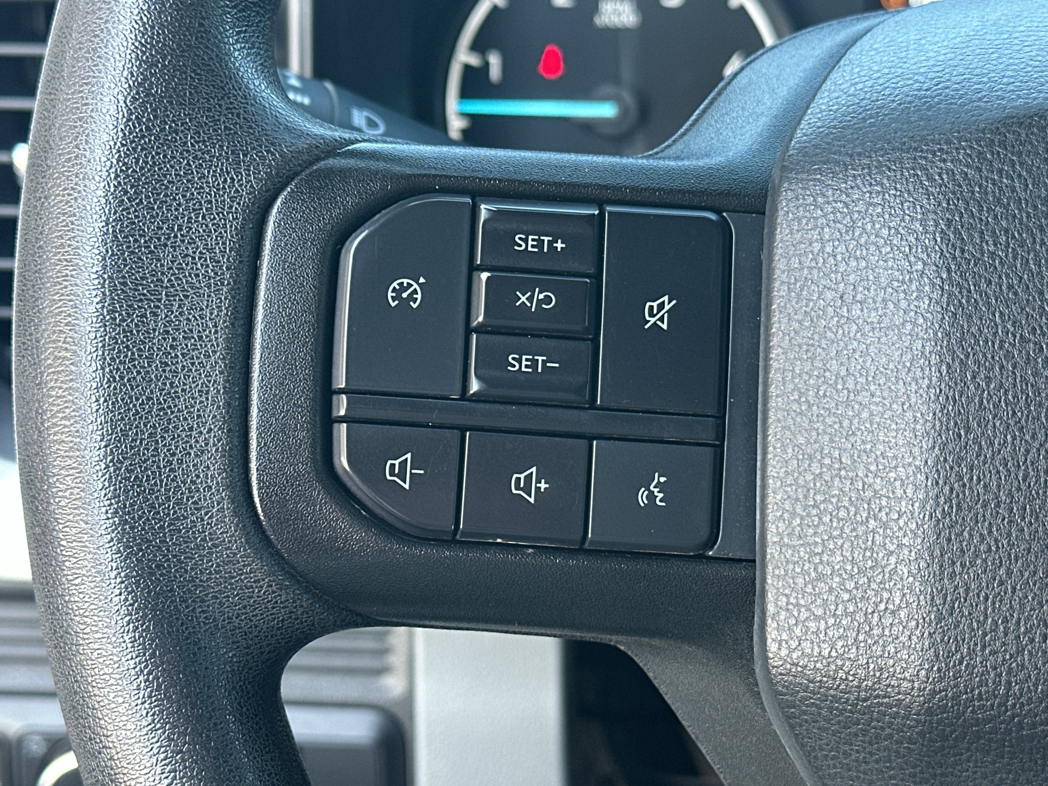 Used 2023 Oxford White Ford XL image 19