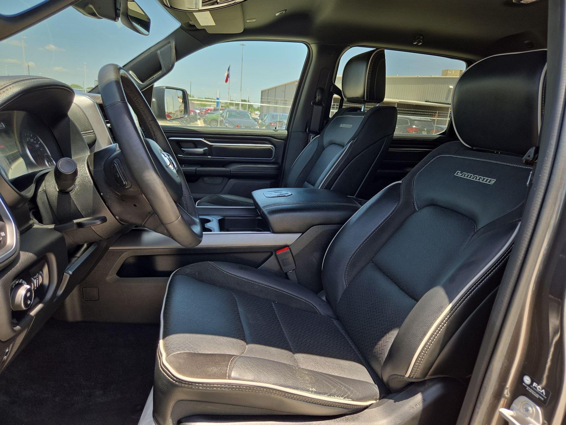 Used 2025 Granite Crystal Metallic Clearcoat Ram Laramie image 15