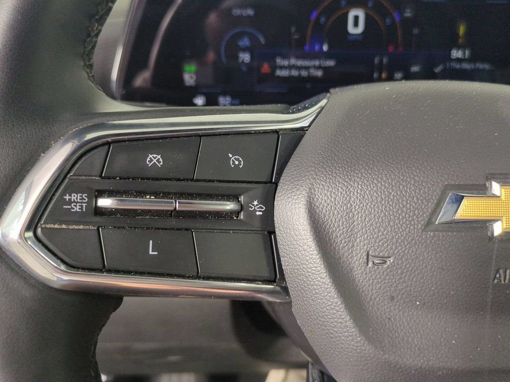 Used 2025 White Chevrolet LT image 32