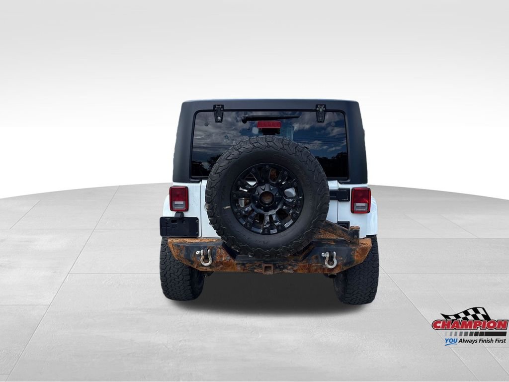 Used 2018  Jeep Unlimited Sahara image 10