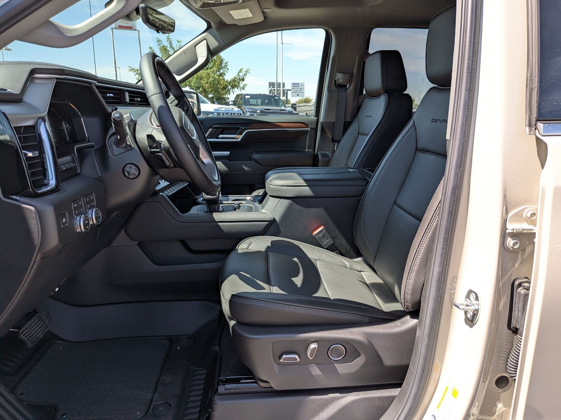 2026 GMC Sierra 1500 Denali - Photo 7