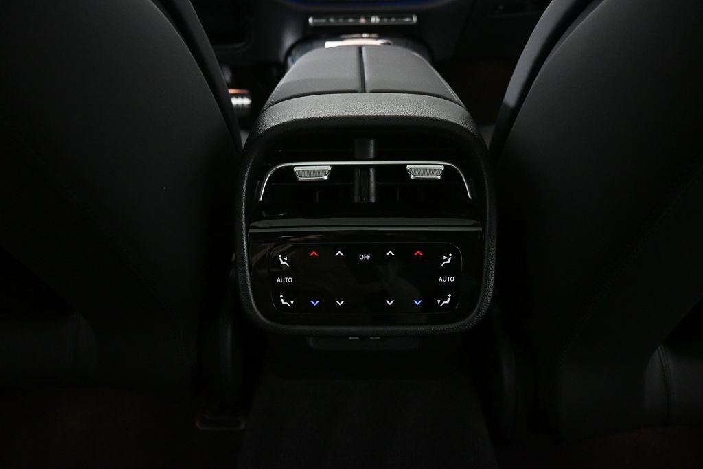 New 2026 MANUFAKTUR Moonlight White Metallic Mercedes-Benz AMG® E 53 E 4MATIC+ Sedan image 17