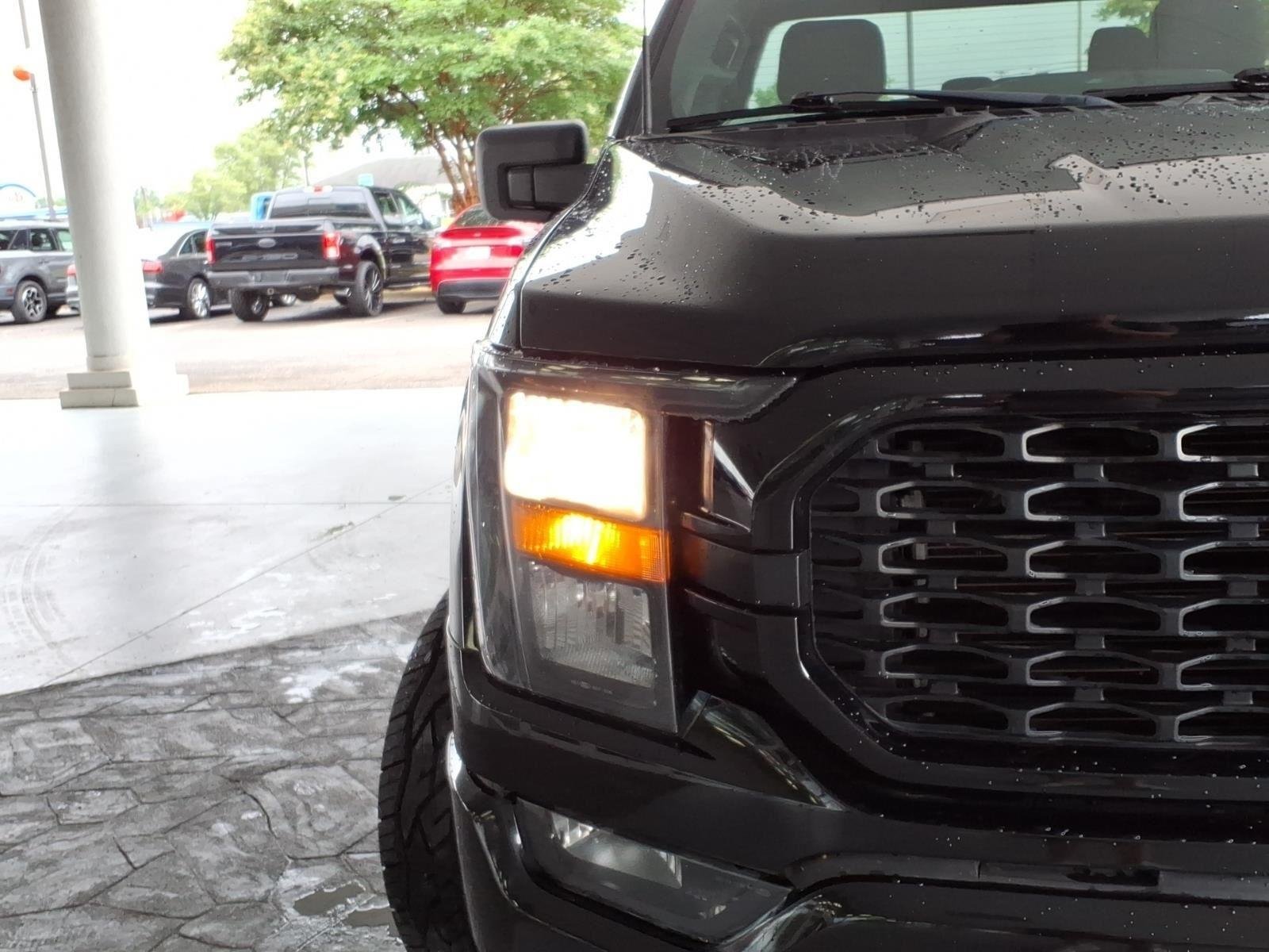 Used 2023 Agate Black Metallic Ford XL image 14