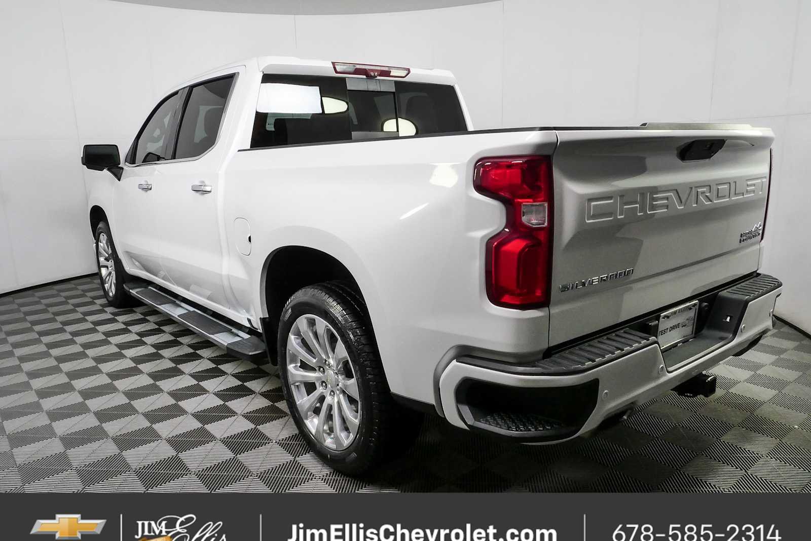 Certified Used 2021 IRIDESCENT PEARL TRICOAT Chevrolet High Country image 29