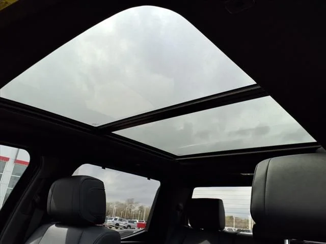 New 2025 Black Toyota Platinum image 5