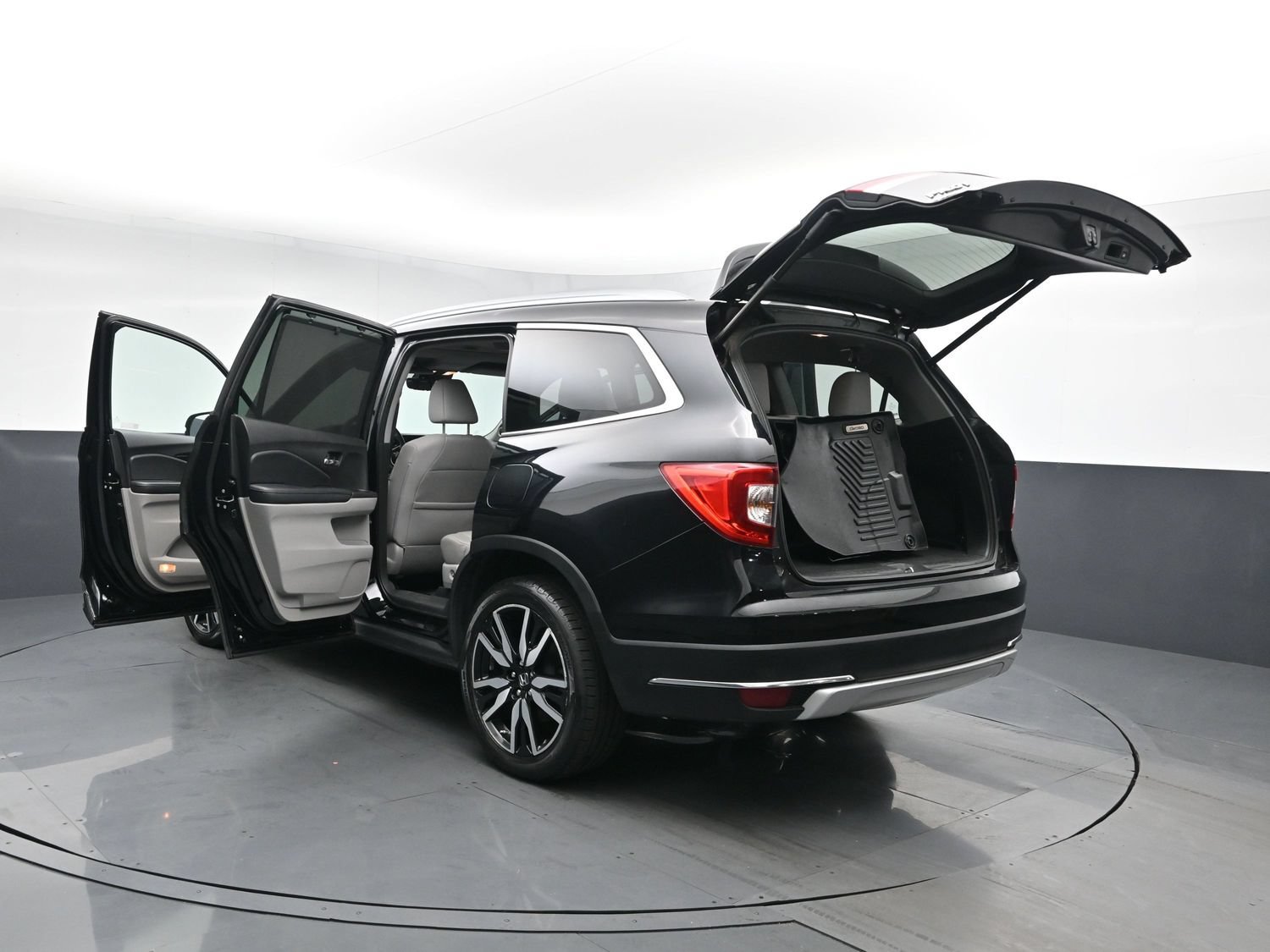 Used 2019  Honda Touring 7-Passenger image 15