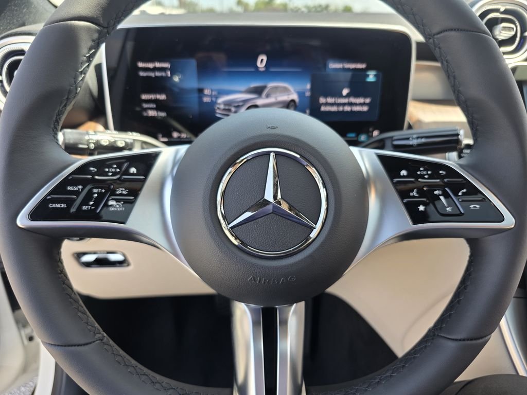 New 2026 Polar White Mercedes-Benz GLC 300 image 23