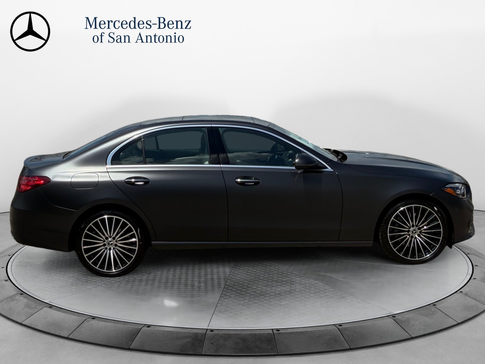 New 2026 MANUFAKTUR exclusive graphite grey magno Mercedes-Benz C 300 image 8