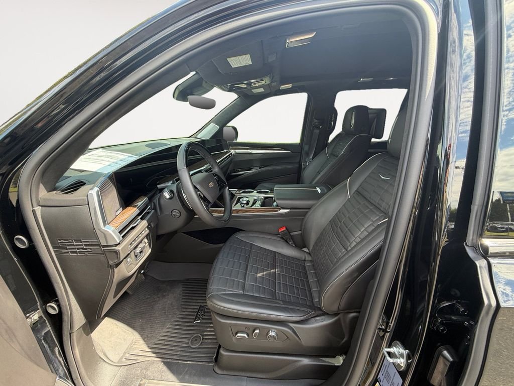 Used 2025 Black Cadillac Sport Platinum image 11