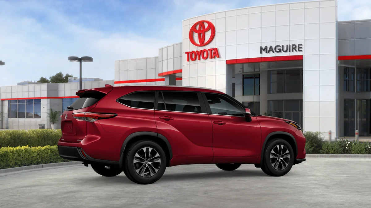 New 2026 Ruby Flare Pearl Toyota XLE image 24