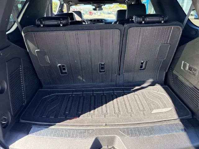 Used 2023 STERLING METALLIC GMC Denali image 28