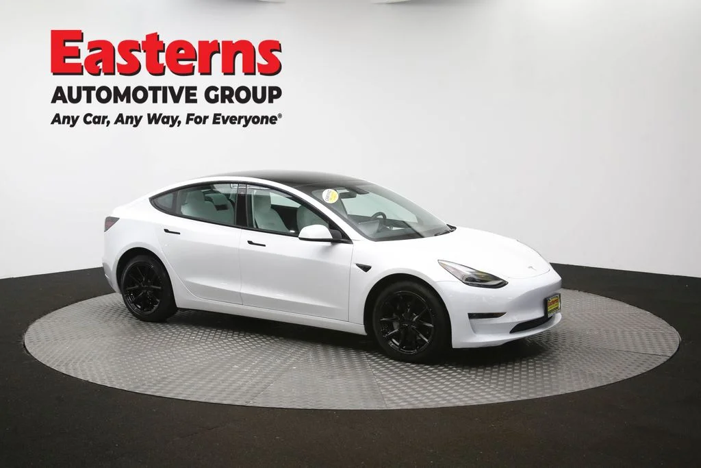 Used 2023 White Tesla Base image 42