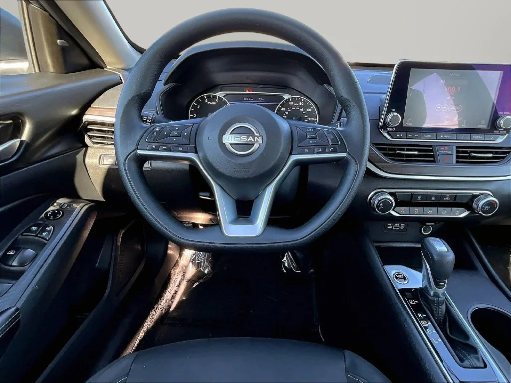 Used 2025 Gray Nissan 2.5 SV image 8