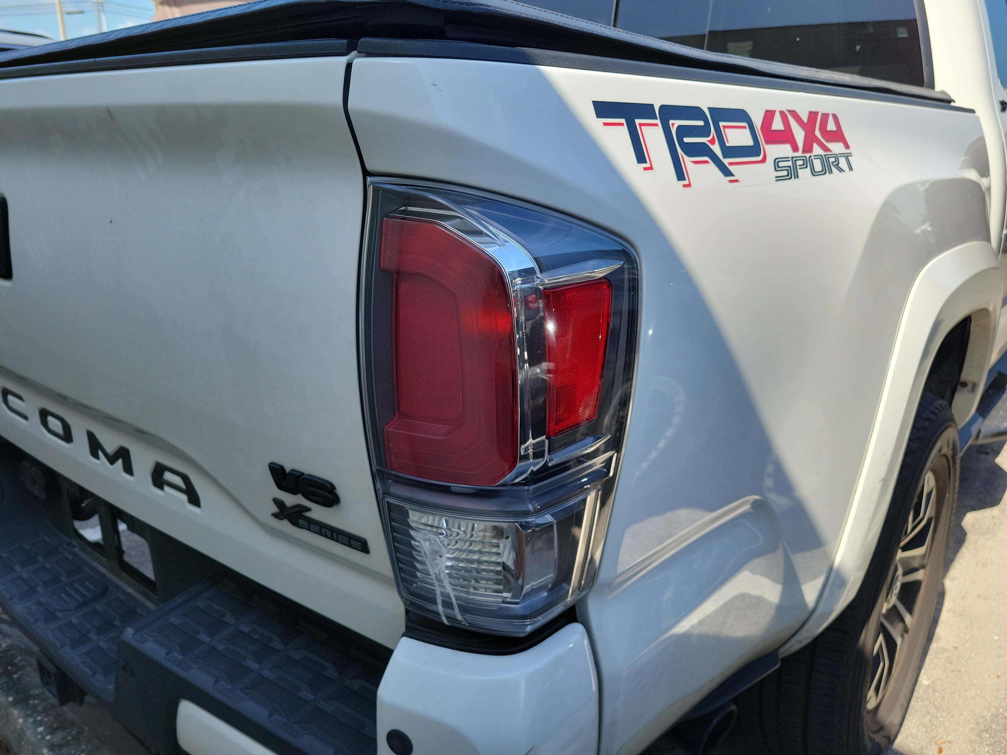 Used 2022 White Toyota SR image 10