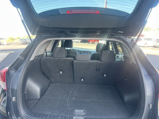 Used 2017 Black Noir Pearl Hyundai SE image 9