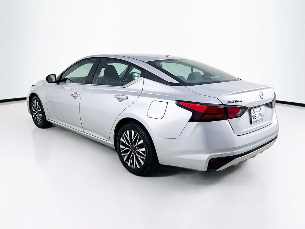 Certified Used 2024 Silver Nissan 2.5 SV image 6