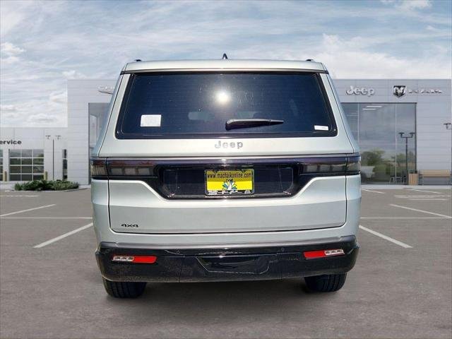 New 2026 Silver-Zynith Exterior Paint Jeep Grand Wagoneer image 4
