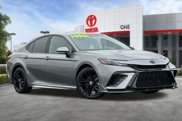 Certified Used 2025  Toyota SE image 2