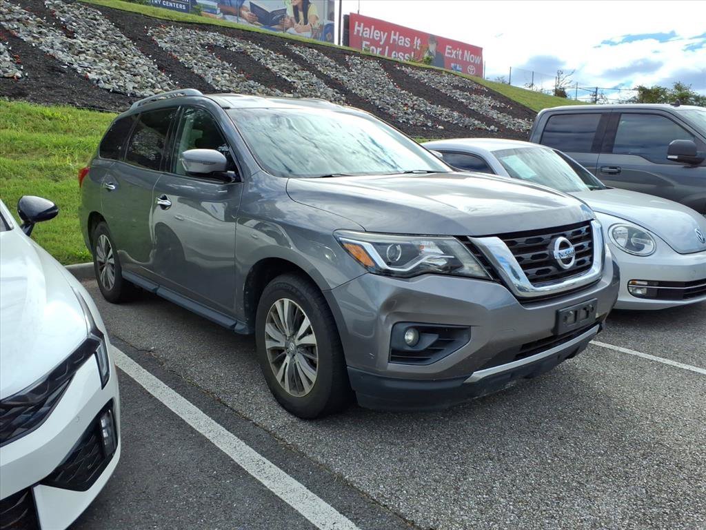 Used 2017 Gray Nissan SV image 1