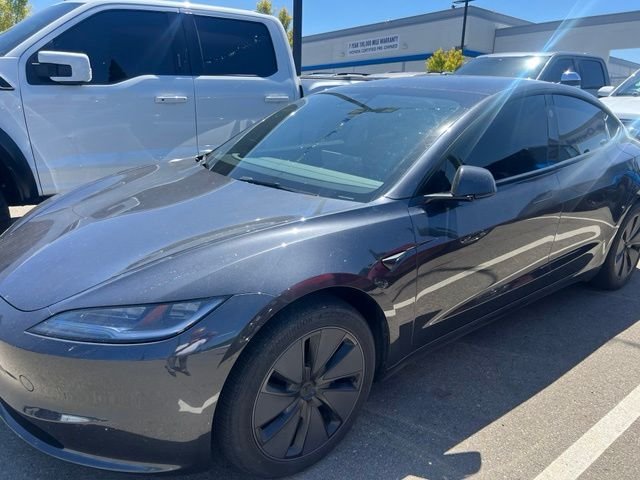 Used 2025  Tesla  image 1
