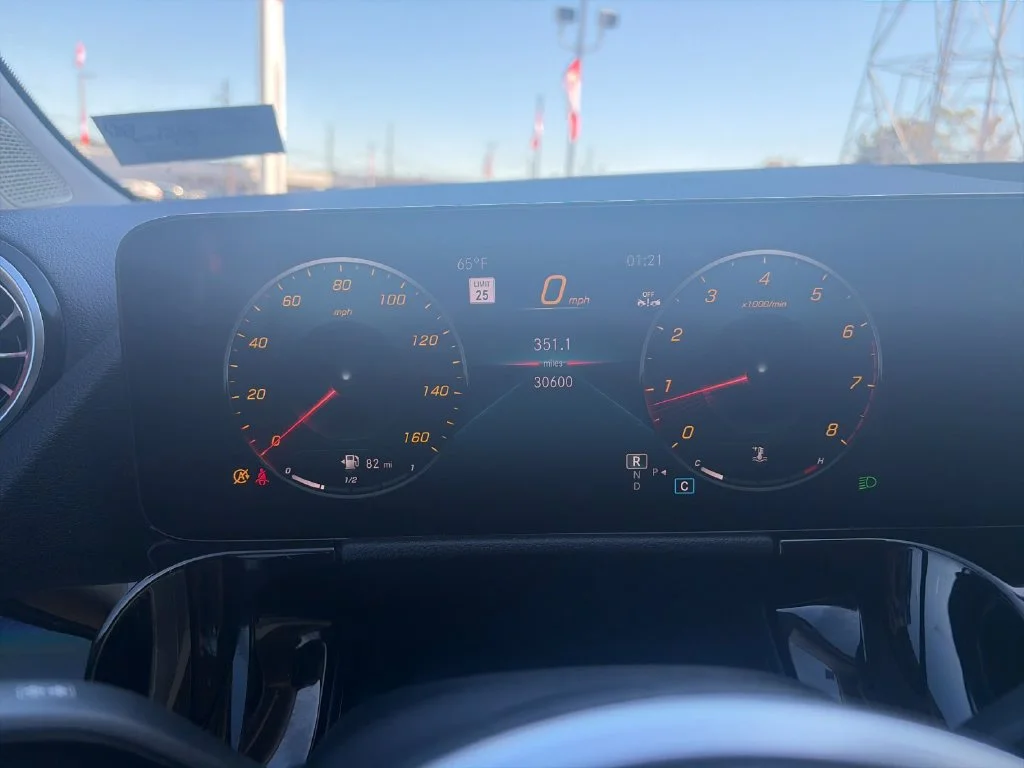 Used 2023  Mercedes-Benz GLA 250 image 30