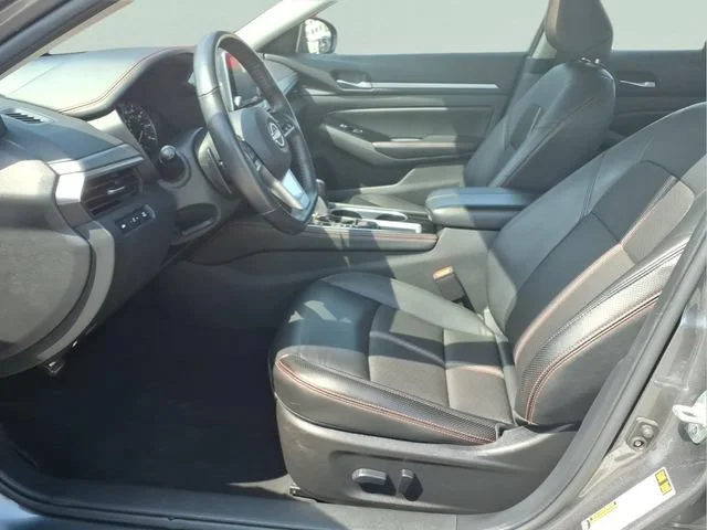 Used 2024  Nissan 2.5 SR image 19
