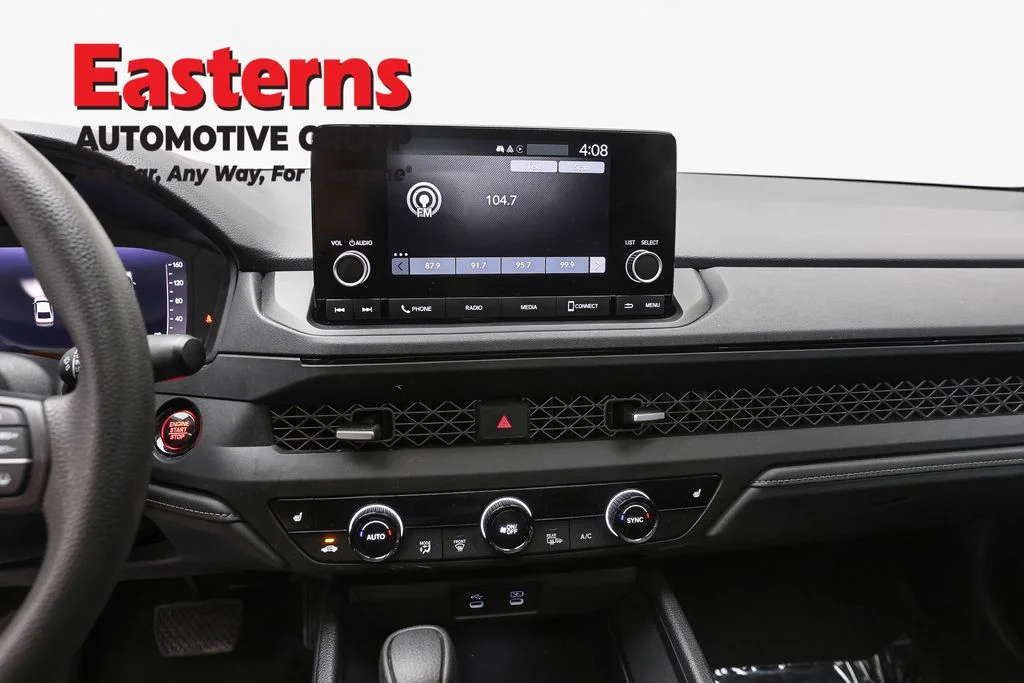 Used 2025 Black Honda SE image 12