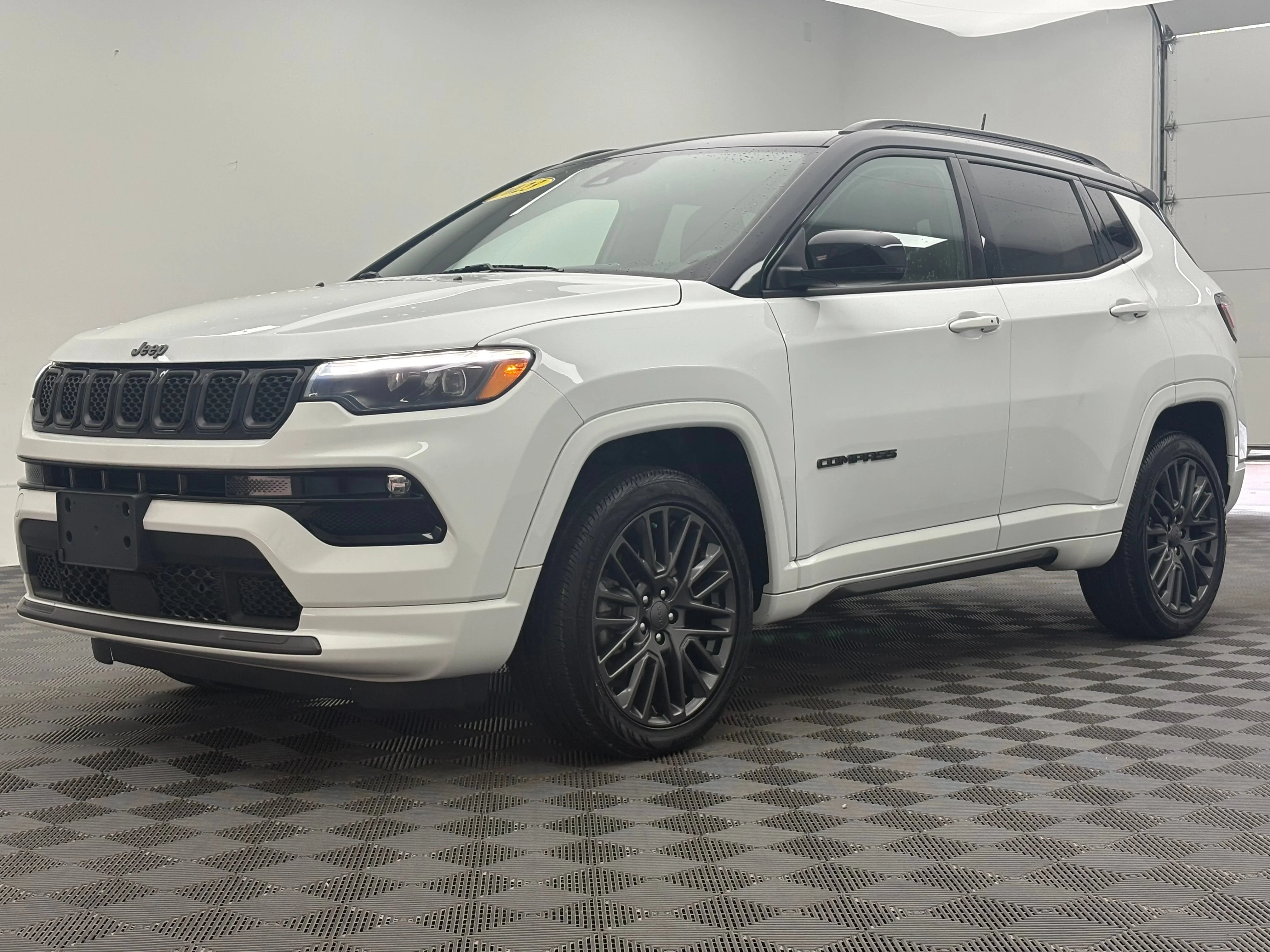 Used 2023 White Jeep High Altitude image 2