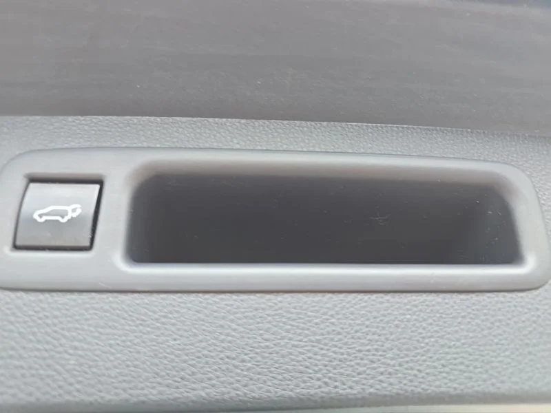 Used 2021 Silver Toyota XLE image 33