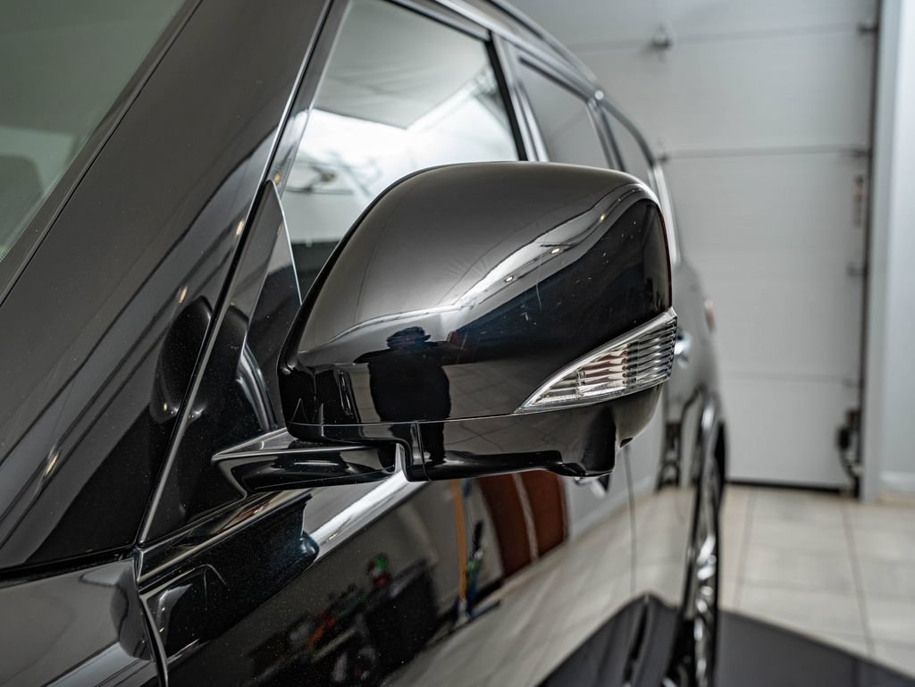 Used 2017 Black Obsidian INFINITI  image 9