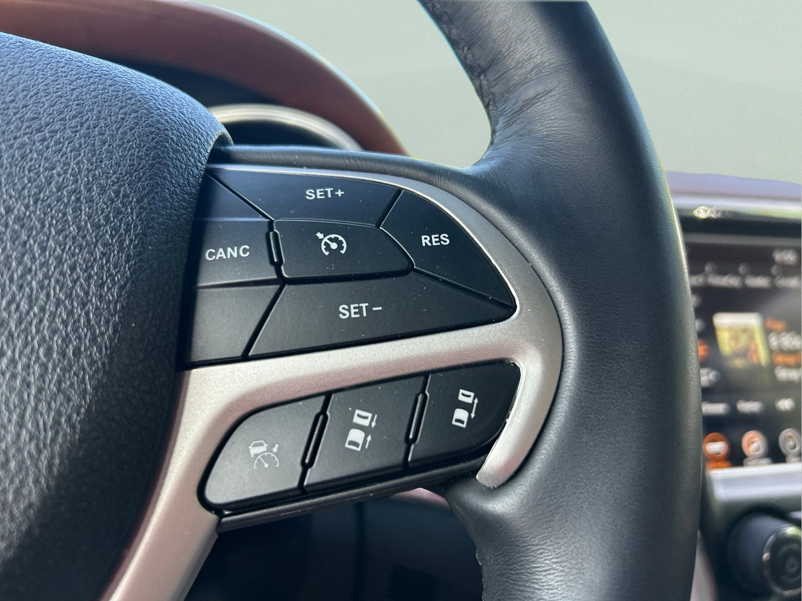 Certified Used 2018 Brown Jeep Summit image 15