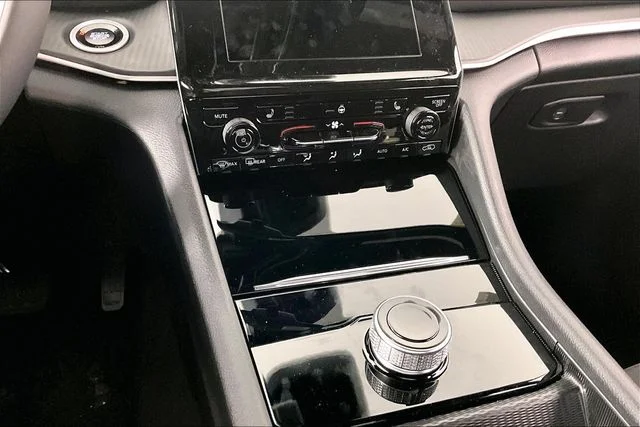 New 2026 White Jeep Laredo X image 7