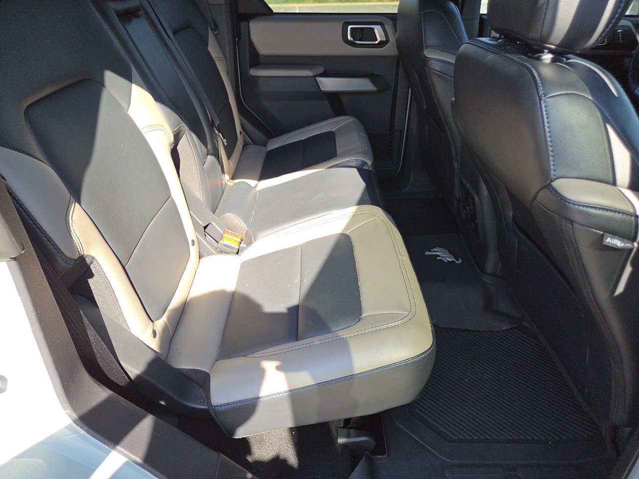 Used 2023  Ford Base image 23