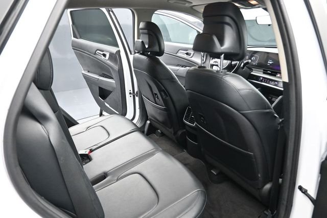 Used 2023 White Pearl Kia EX image 21