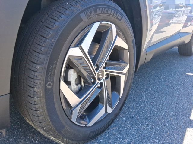 Used 2023 Shimmering Silver Hyundai SEL image 7