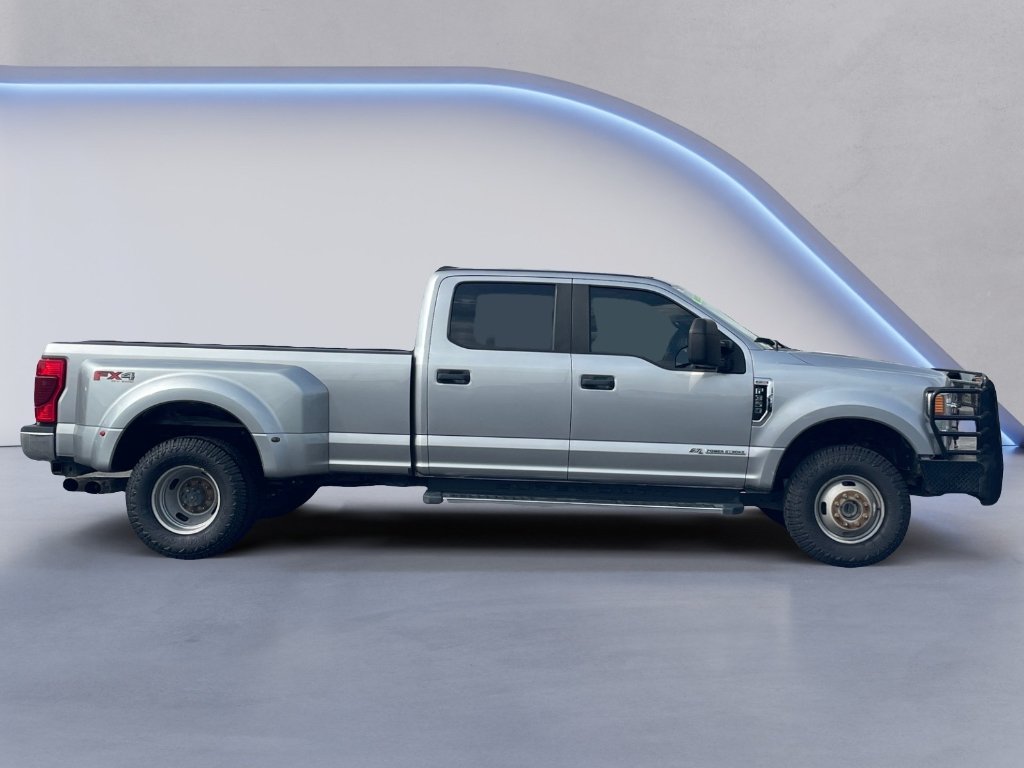Used 2021 Iconic Silver Metallic Ford XL image 16