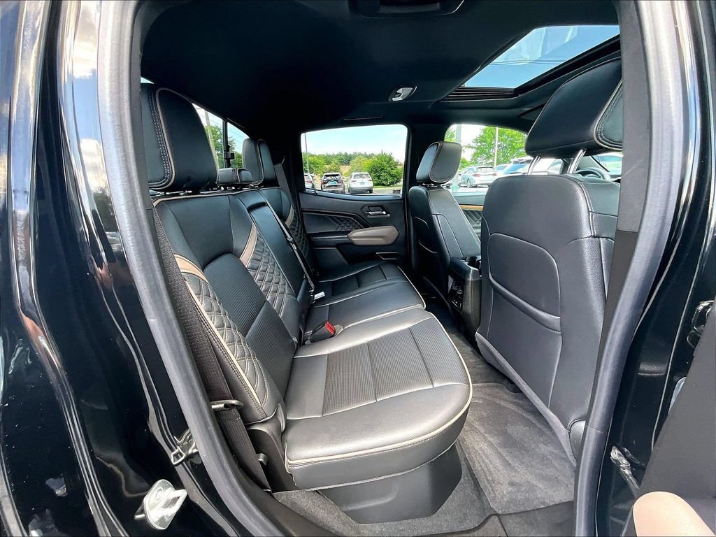 Used 2025 Onyx Black GMC Denali image 14