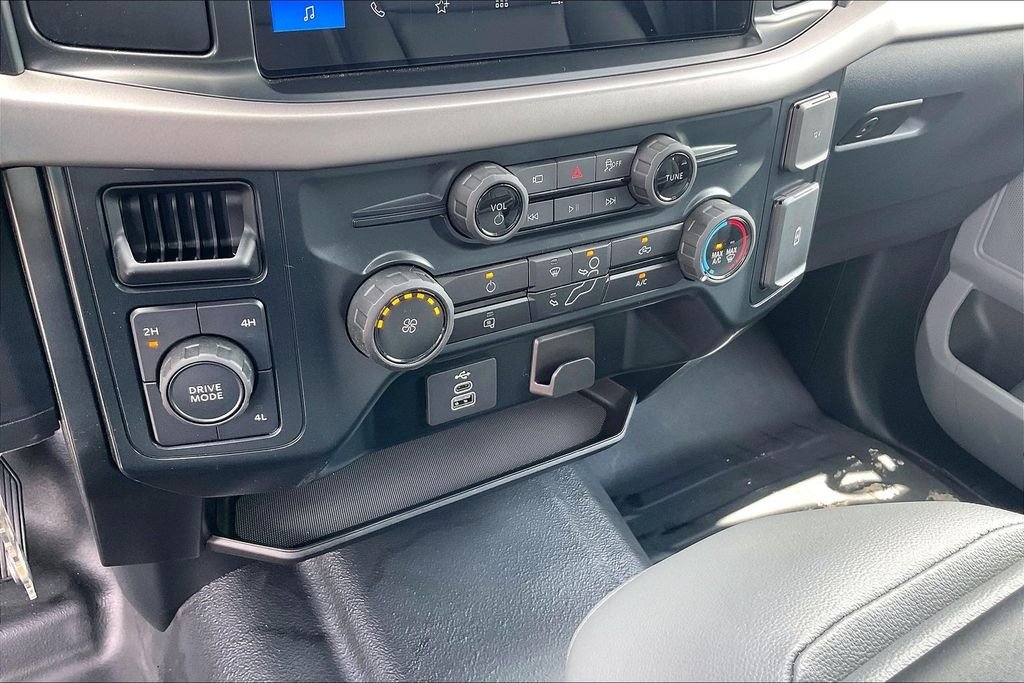 New 2025 Oxford White Ford XL image 18