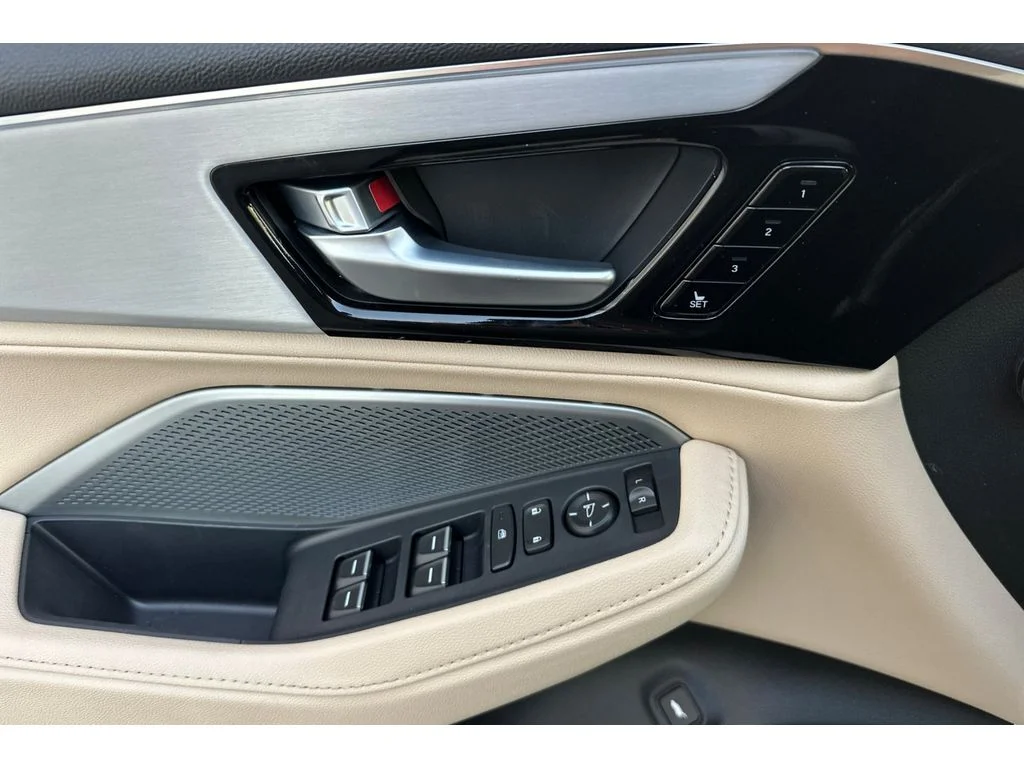 New 2026 Platinum White Pearl Acura SH-AWD image 8