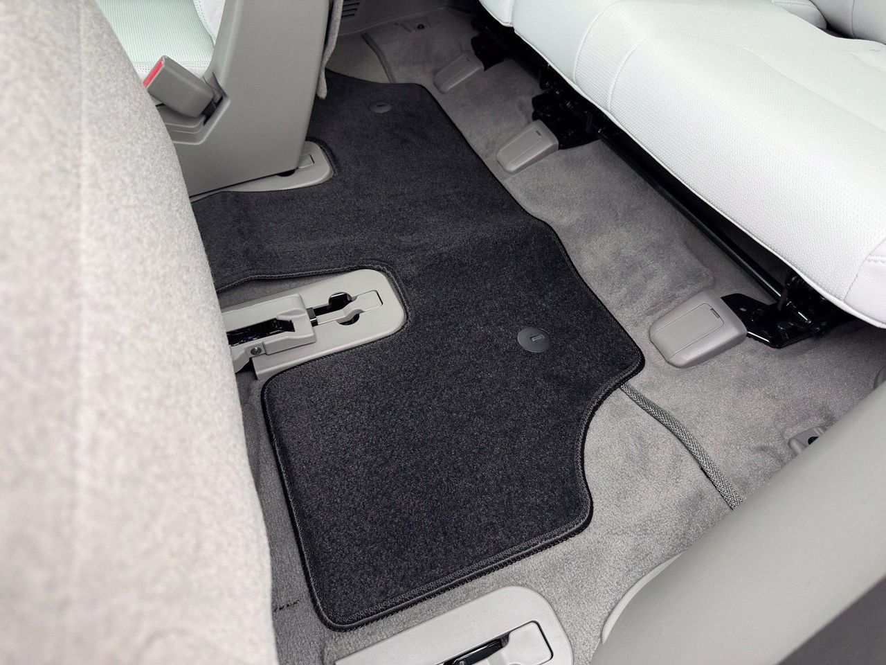 New 2027 Gray Hyundai Limited image 37