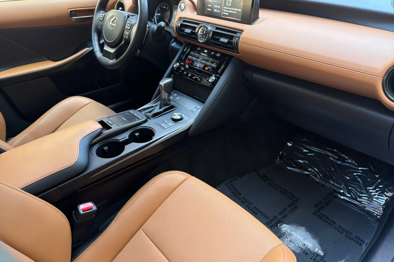 Used 2024  Lexus IS 300 image 14