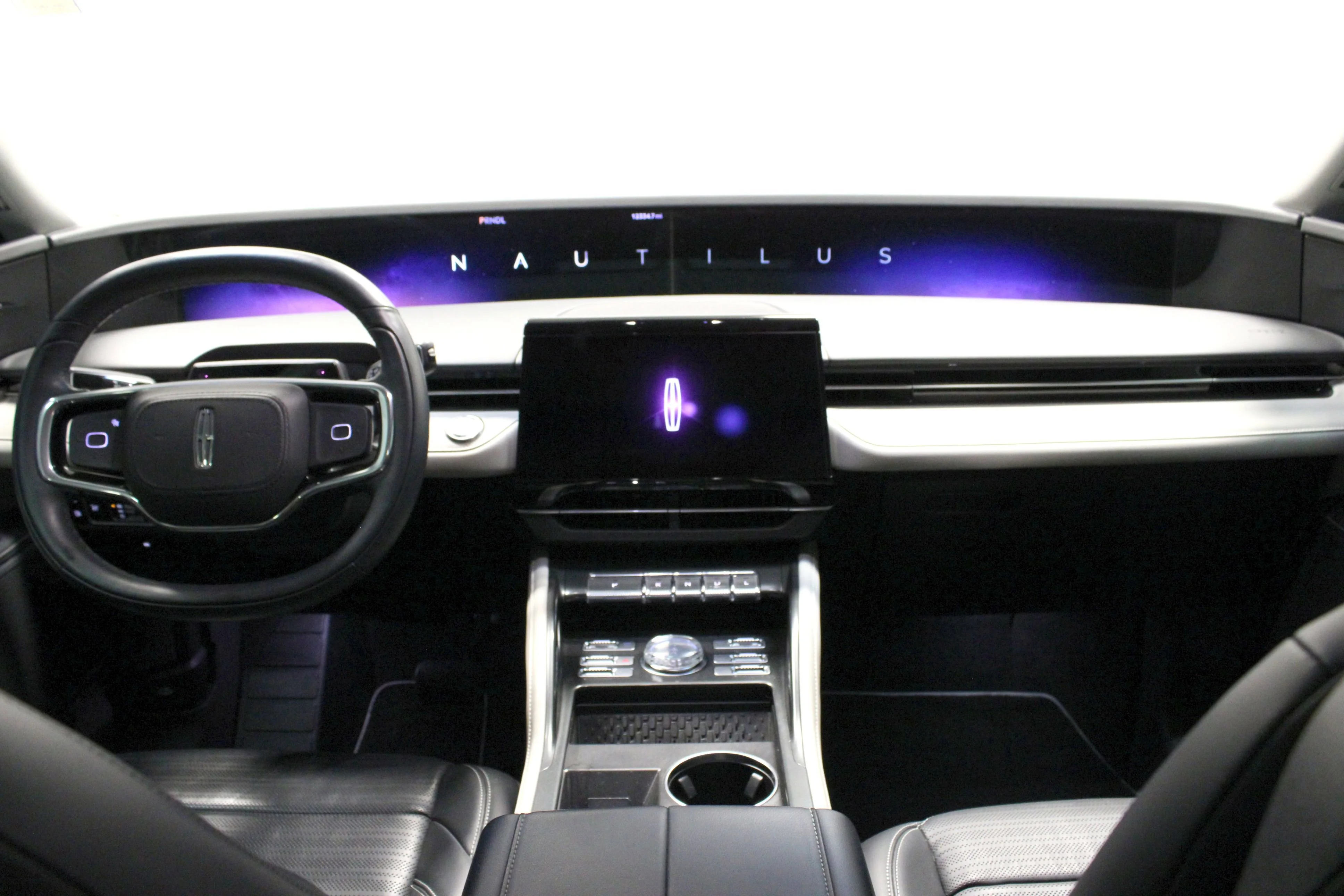 Used 2024 Red Metallic Lincoln Reserve image 20