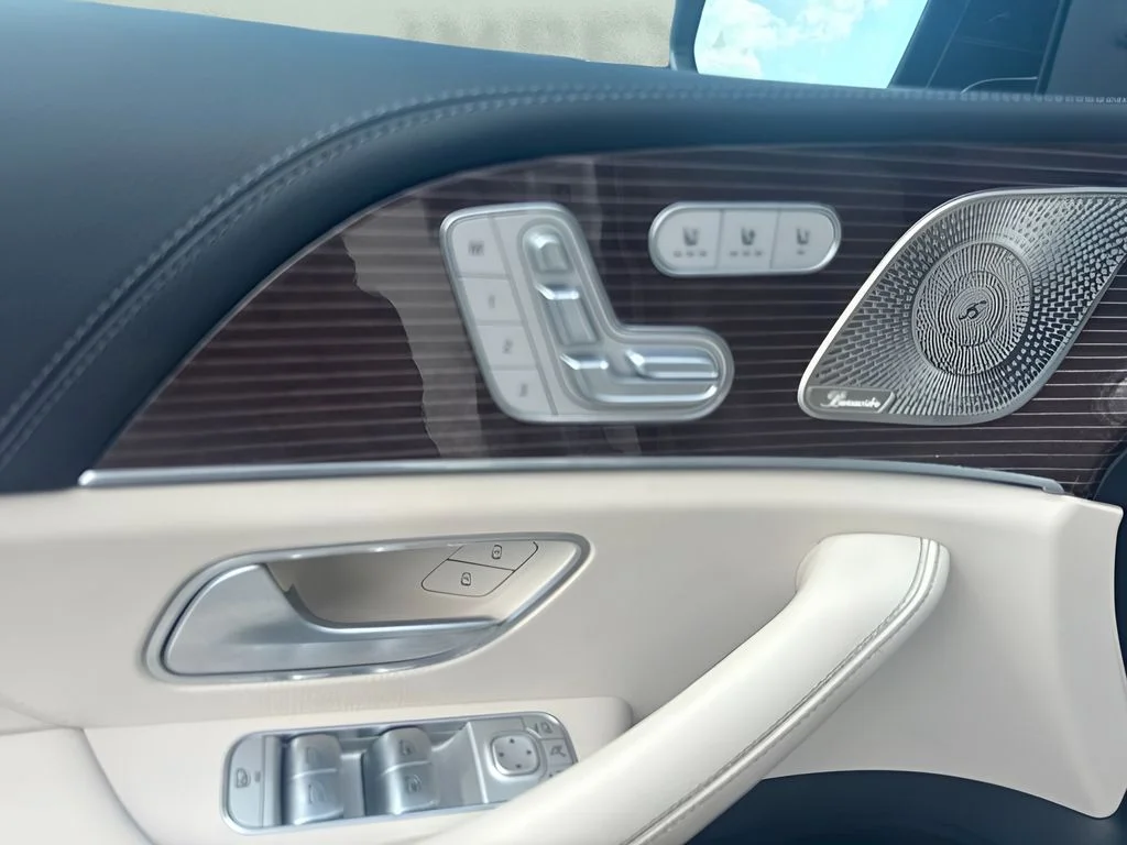 Used 2023 White Mercedes-Benz GLE 580 image 25