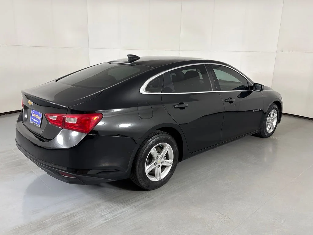 Used 2022 Black Chevrolet LS image 10
