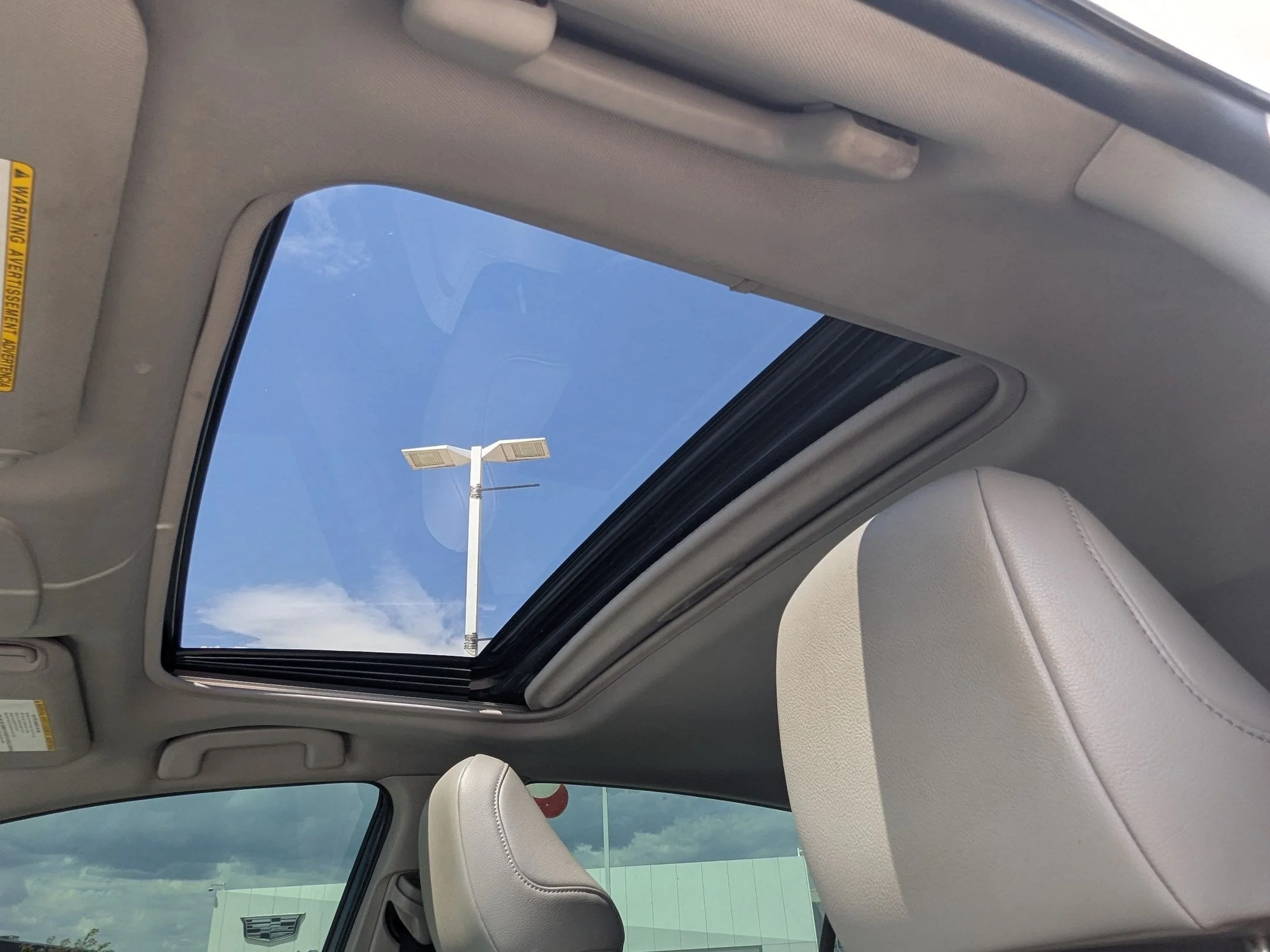 Used 2018 Super White Toyota SE image 15